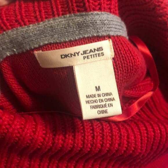 DKNY petites Red knit cowl neck seater worn 2x - Picture 4 of 4